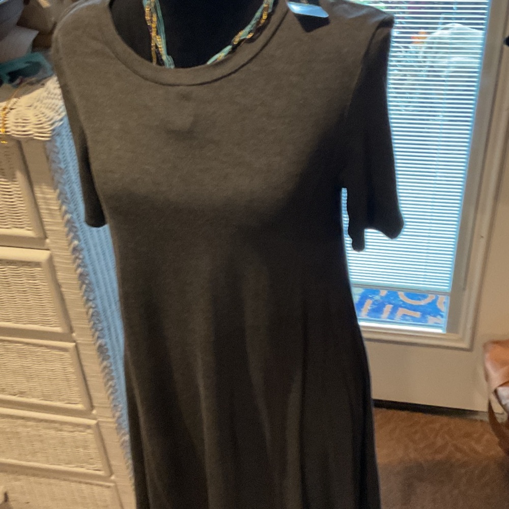 NWT ONE CLOTHING GREY T SHIRT DRESS . SHORT SLEEVE. SIZE LARGE